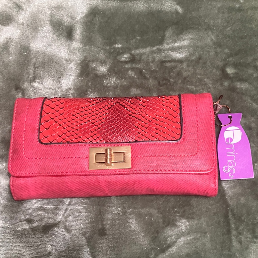 Women’s Red Foldover Clutch Wallet and crossover with Turn-Lock